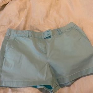 Vineyard Vines cute, fun everyday shorts.